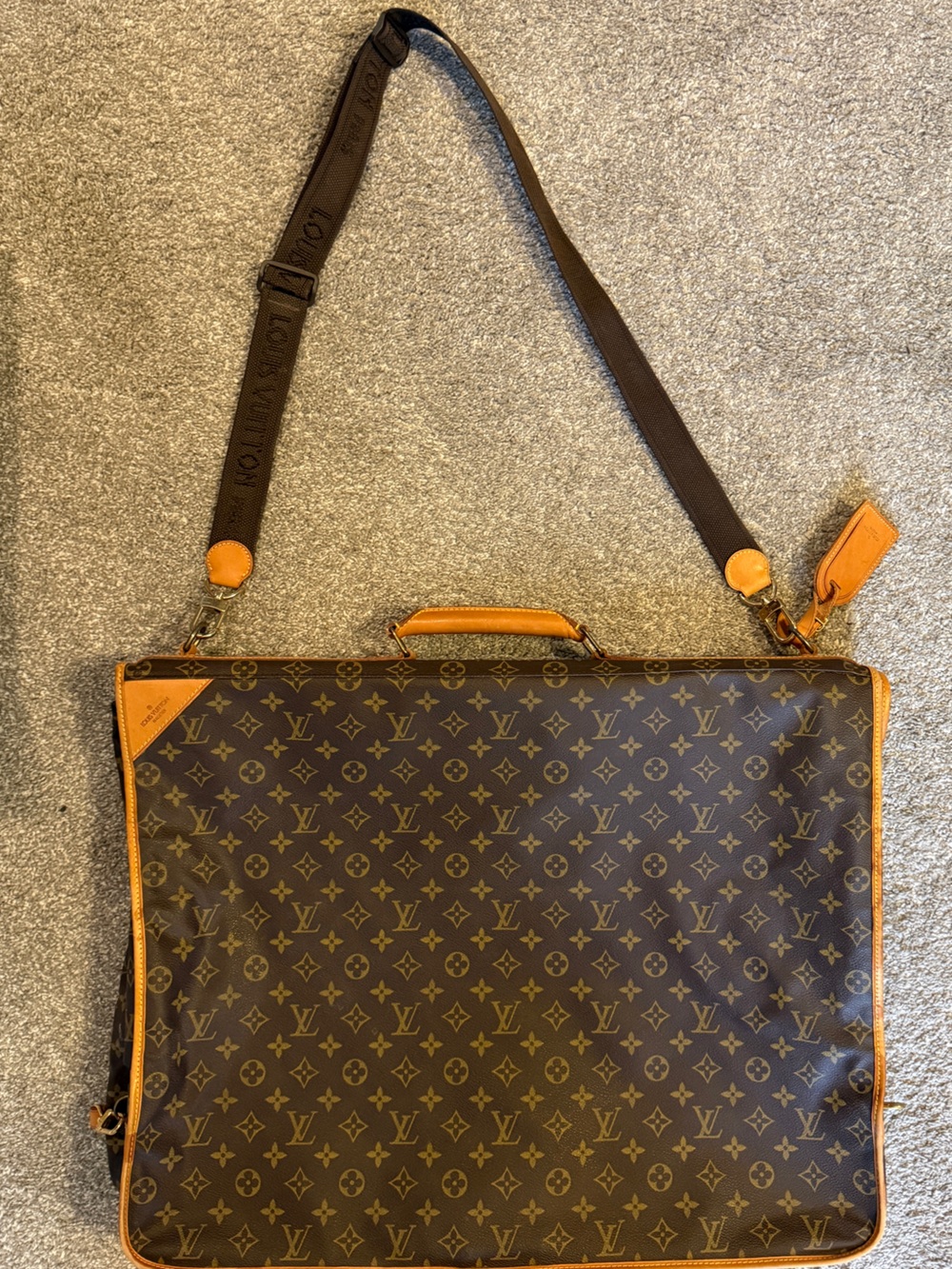 Louis Vuitton Vintage Monogram Portable Bandoulière Garment Bag luggage